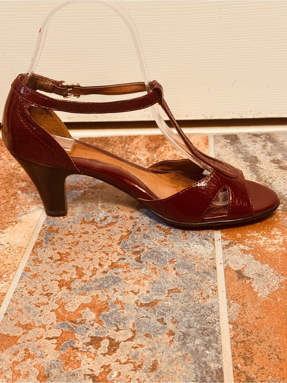 Rich, Vibrant, Sofft Burgundy Patent T-Strap Peep-Toe Heels! - Picture 6 of 15